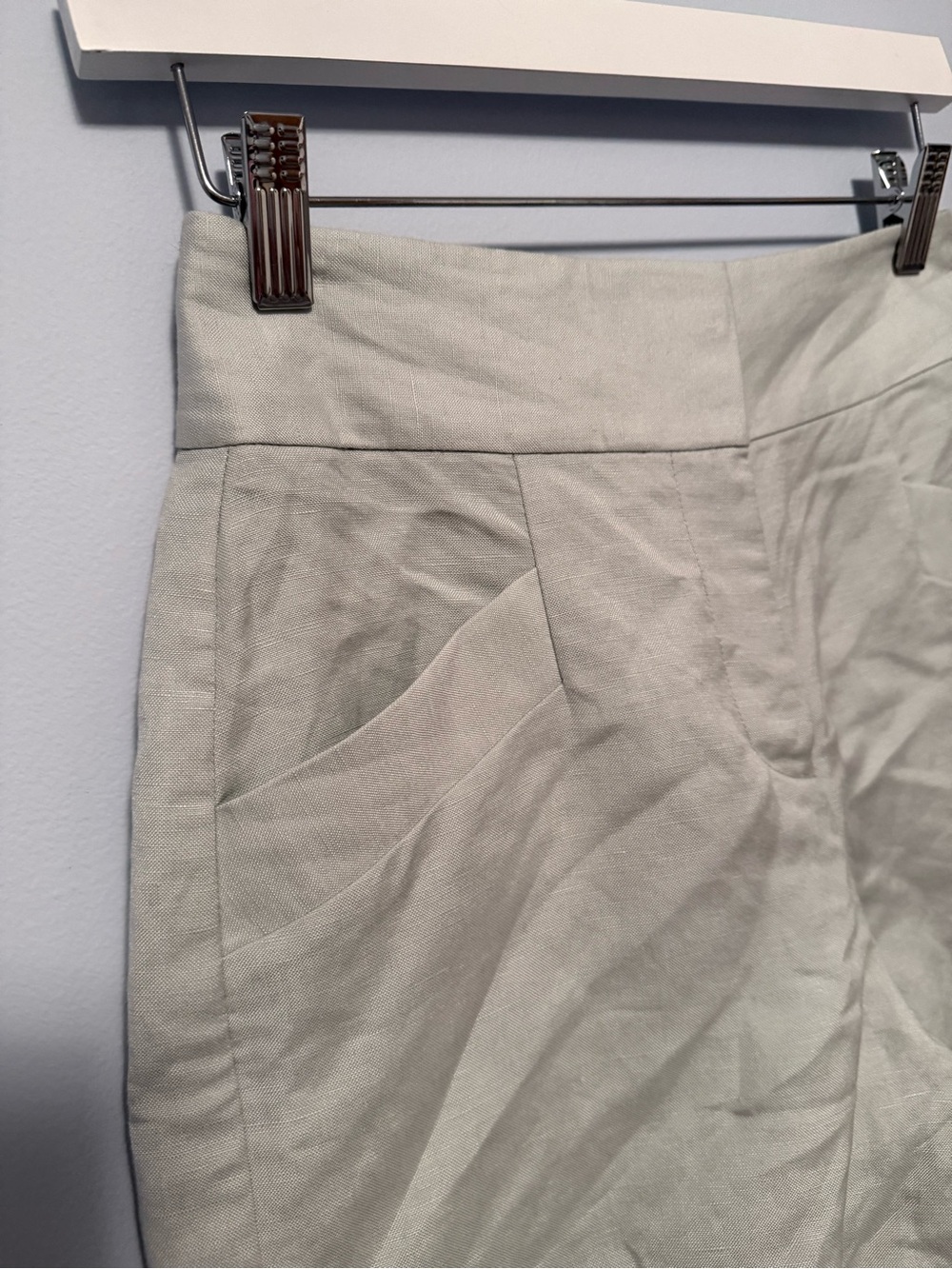 Club Monaco Shorts with Front Pockets (Light Green) - Picture 5 of 8